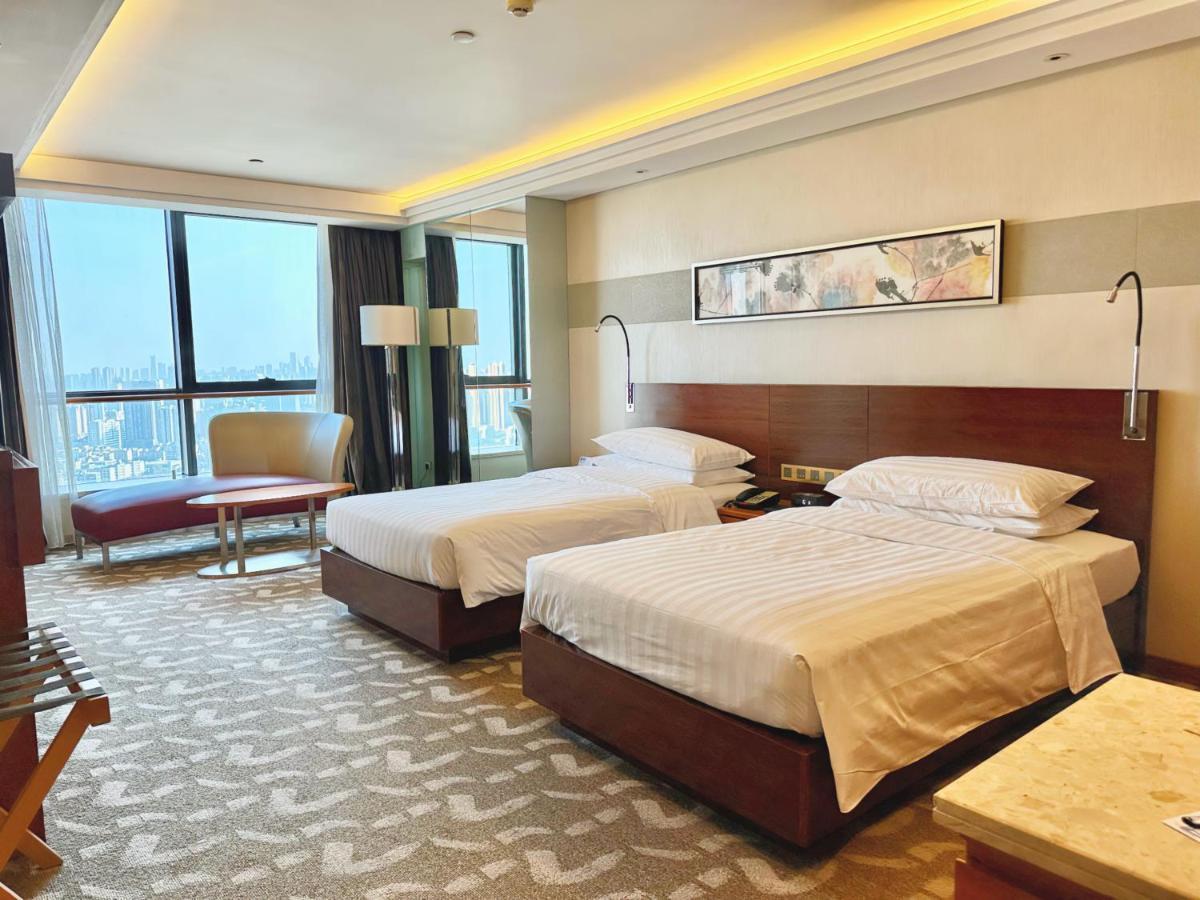 Swissotel Foshan, Guangdong - Free Shuttle To Canton Fair מראה חיצוני תמונה